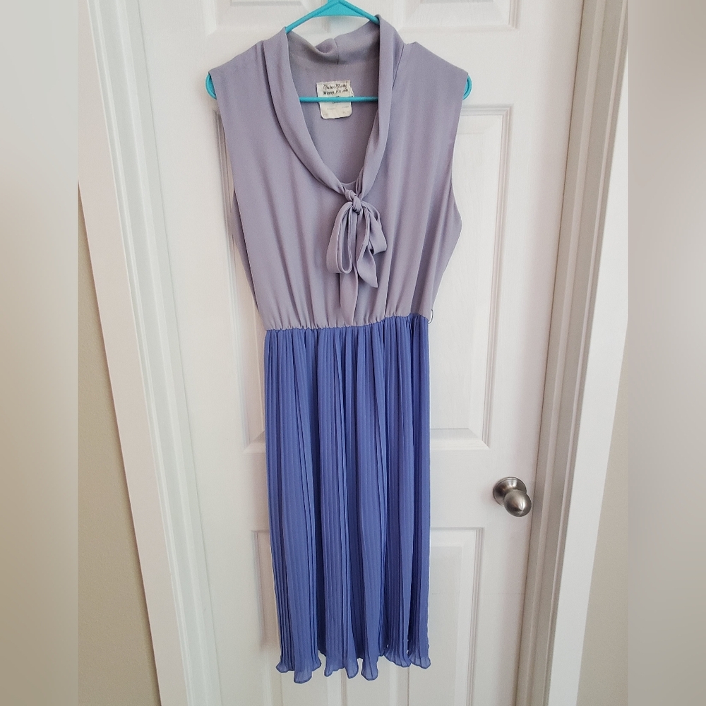 Vintage Missy House tie-neck dress